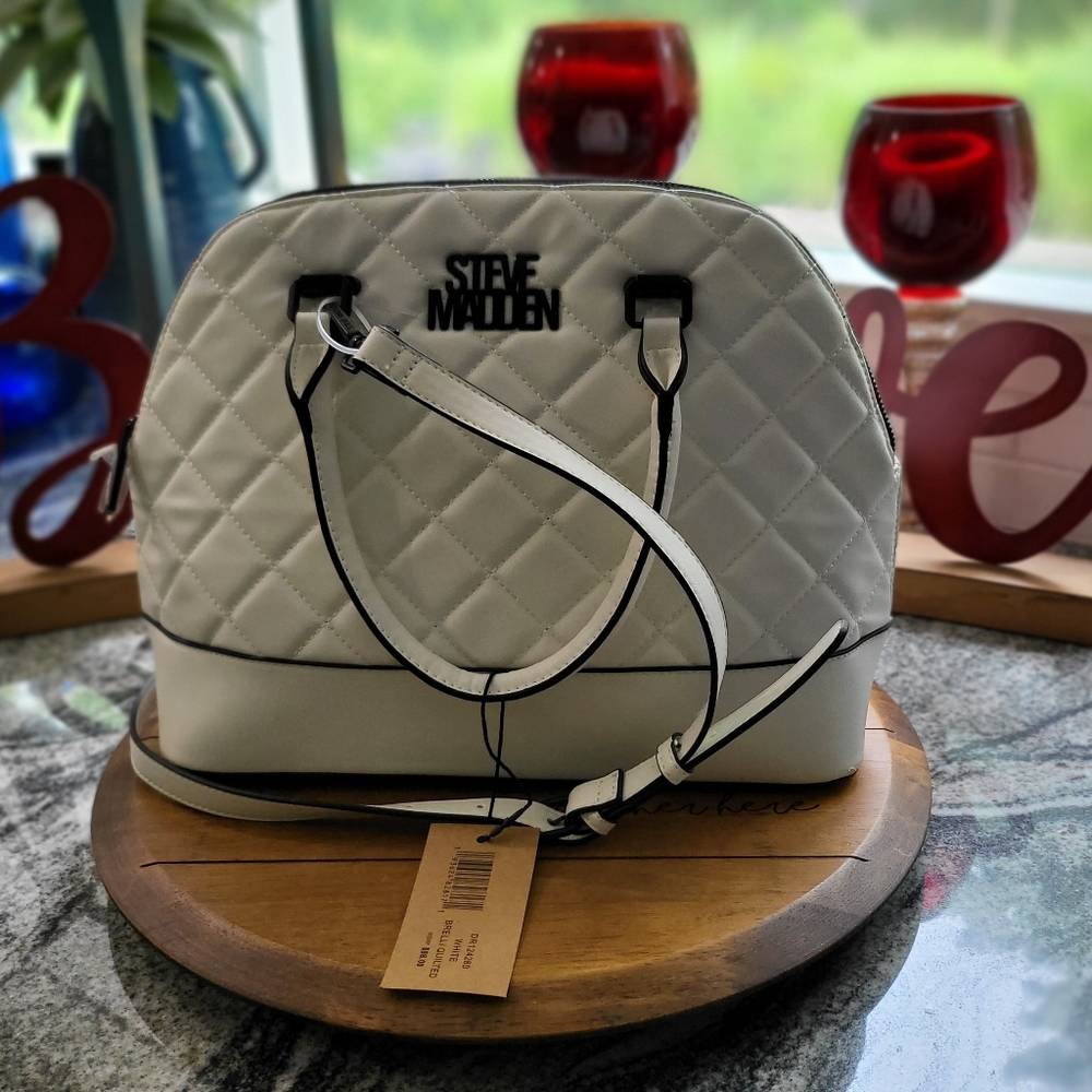 🏖️ NWT - Women's White and Black Steve Madden